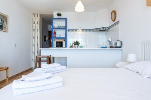 1 chambre, fer et planche à repasser, Wi-Fi gratuit, draps fournis