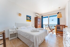 1 chambre, fer et planche à repasser, Wi-Fi gratuit, draps fournis