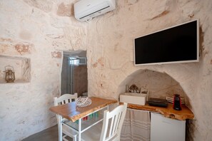 Dining - Villa 'Stellina e Trullo Cecé' with Private Terrace, Wi-Fi and Air Conditioning (ostuni)