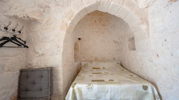 4 makuuhuonetta, silitysrauta/-lauta, ilmainen Wi-Fi, vuodevaatteet