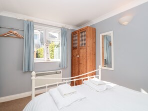 2 habitaciones, decoración personalizada y muebles diferentes 