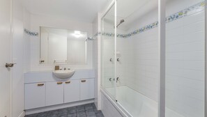 Kombinert dusj/badekar