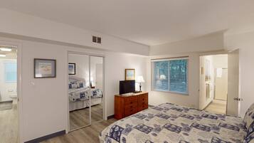 Apartment, 2 Bedrooms | 2 bedrooms, iron/ironing board, free WiFi