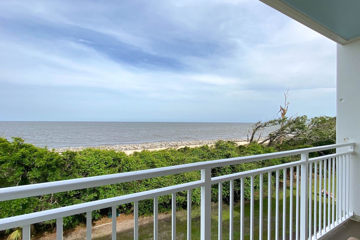 Condo, 3 Bedrooms | Property grounds