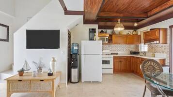 Villa, 1 Bedroom | Private kitchen | Fridge, coffee/tea maker, toaster