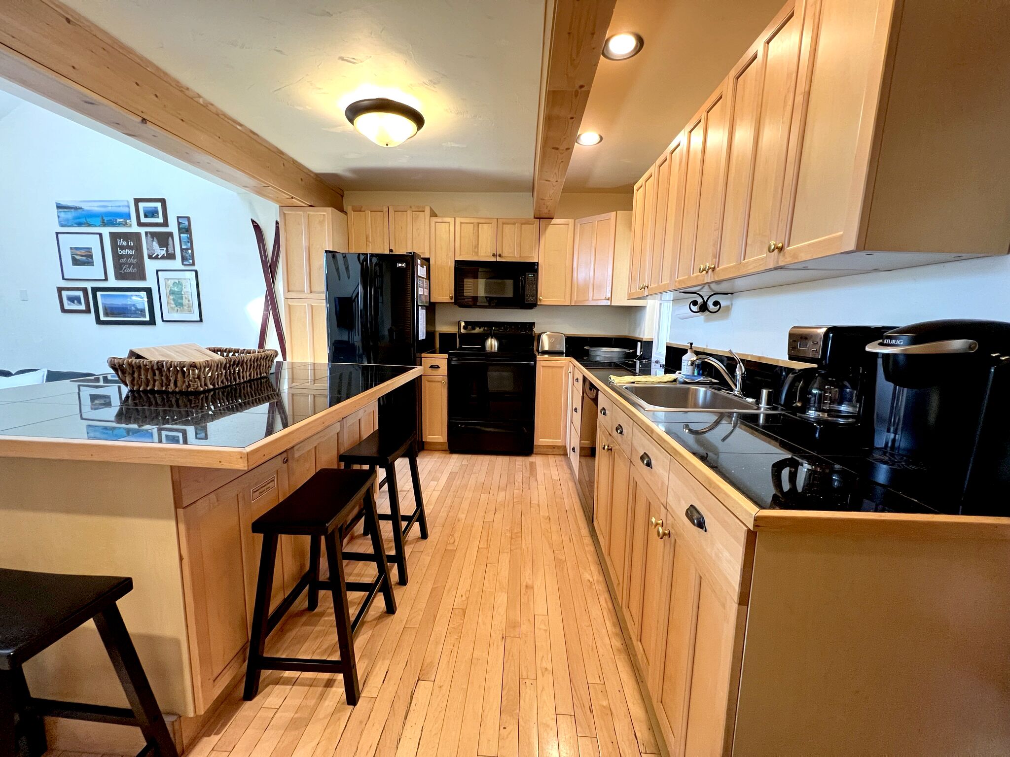 Adventure Awaits from this remodeled Condo-Pool, Hot tub, Tennis Courts