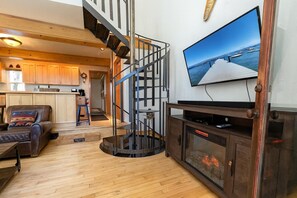 Smart TV y chimenea 