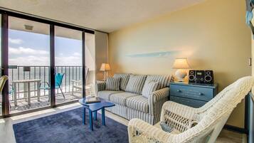 Condo, 1 Bedroom | Living area