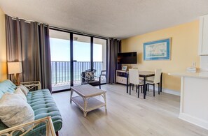 Condo, 1 Bedroom | Living area