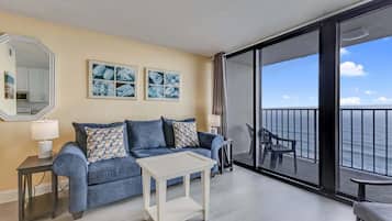 Condo, 1 Bedroom | Living area