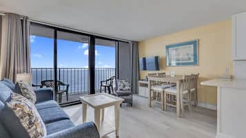 Condo, 1 Bedroom | Living area