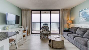 Condo, 1 Bedroom | Living area