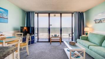 Condo, 1 Bedroom | Living area