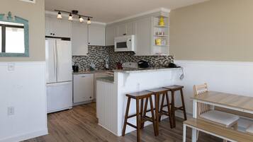 公寓客房, 1 間臥室 | 私人廚房 | 電冰箱、烤箱、咖啡機/沖茶器、烤麵包機