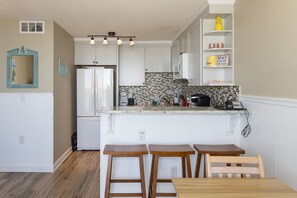 Condo, 1 Bedroom | Private kitchen | Fridge, oven, coffee/tea maker, toaster