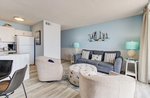 Condo, 1 Bedroom | Living area