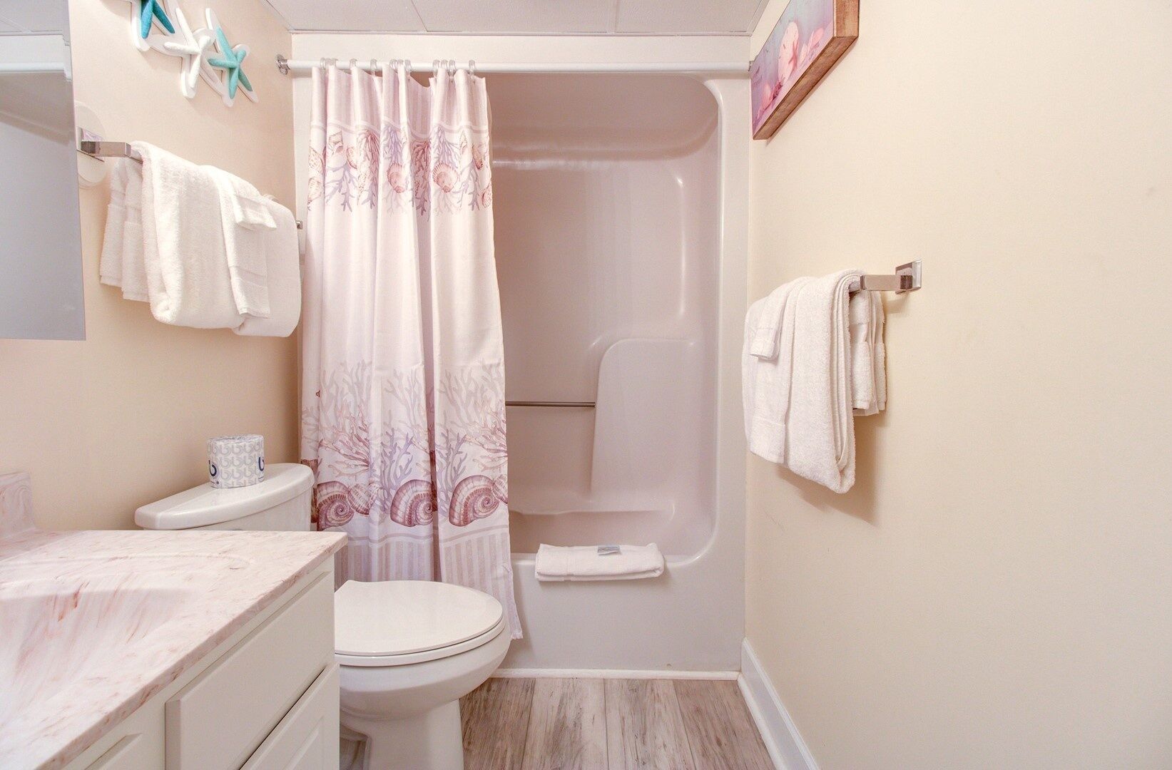 公寓客房, 1 間臥室 | 浴室 | 毛巾、洗髮精