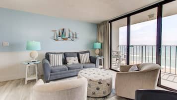 Condo, 1 Bedroom | Living area