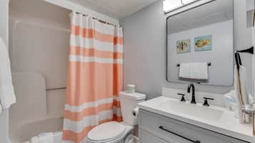 Kondominium, 1 kamar tidur | Kamar mandi | Handuk dan sampo