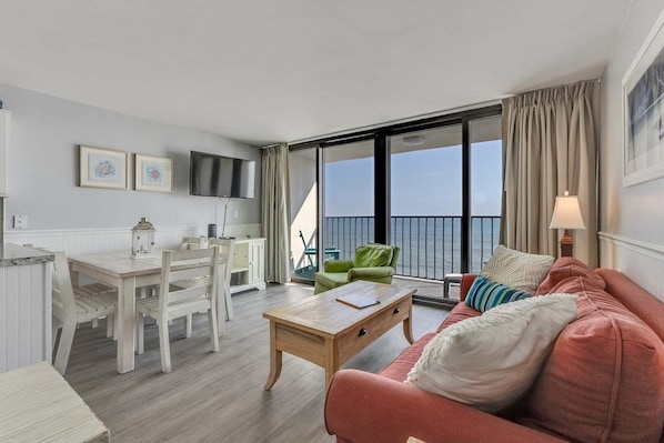 Condo, 1 Bedroom | Living area