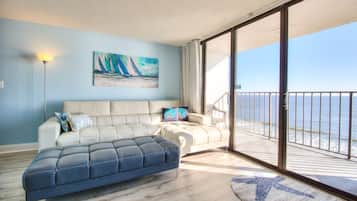 Condo, 1 Bedroom | Living area