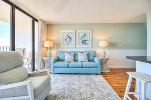 Appart'hôtel, 2 chambres | Coin séjour