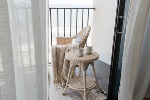 Condo, 2 quartos | Sacada