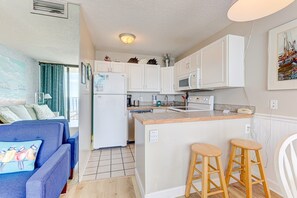 Appart'hôtel, 1 chambre | Cuisine privée | Réfrigérateur, four, cafetière/bouilloire, grille-pain