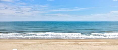 Condo, 2 quartos | Praia | Na praia