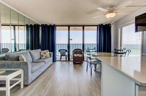 Condo, 2 Bedrooms | Living area