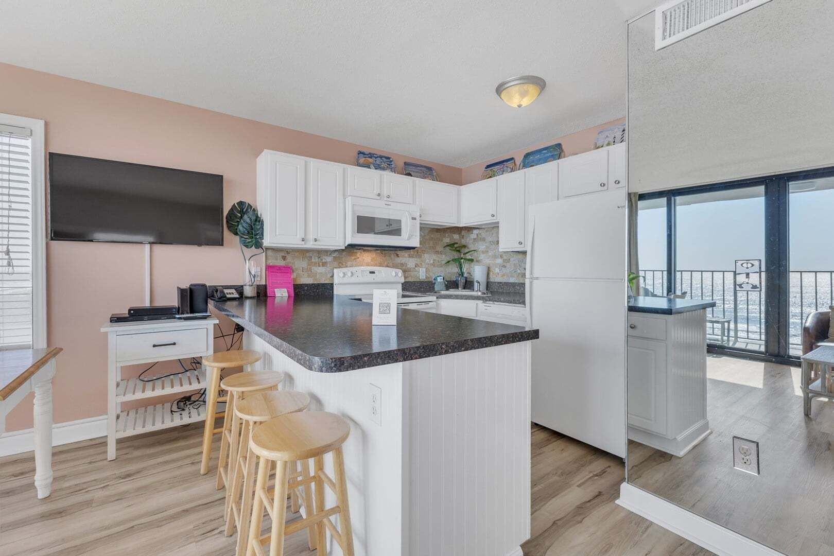 Casa, 2 habitaciones | Cocina privada | Refrigerador, horno, cafetera y tetera y tostadora 