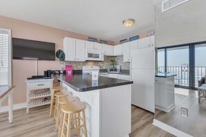 Ferienhaus, 2 Schlafzimmer | Eigene Küche | Kühlschrank, Ofen, Wasserkocher mit Kaffee-/Teezubehör, Toaster