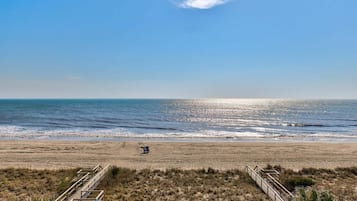 Casa, 2 habitaciones | Playa | En la playa