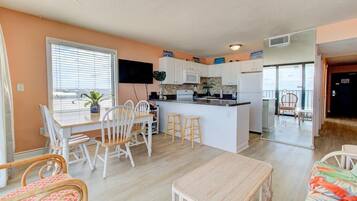 Nhà, 2 phòng ngủ | Khu ăn uống