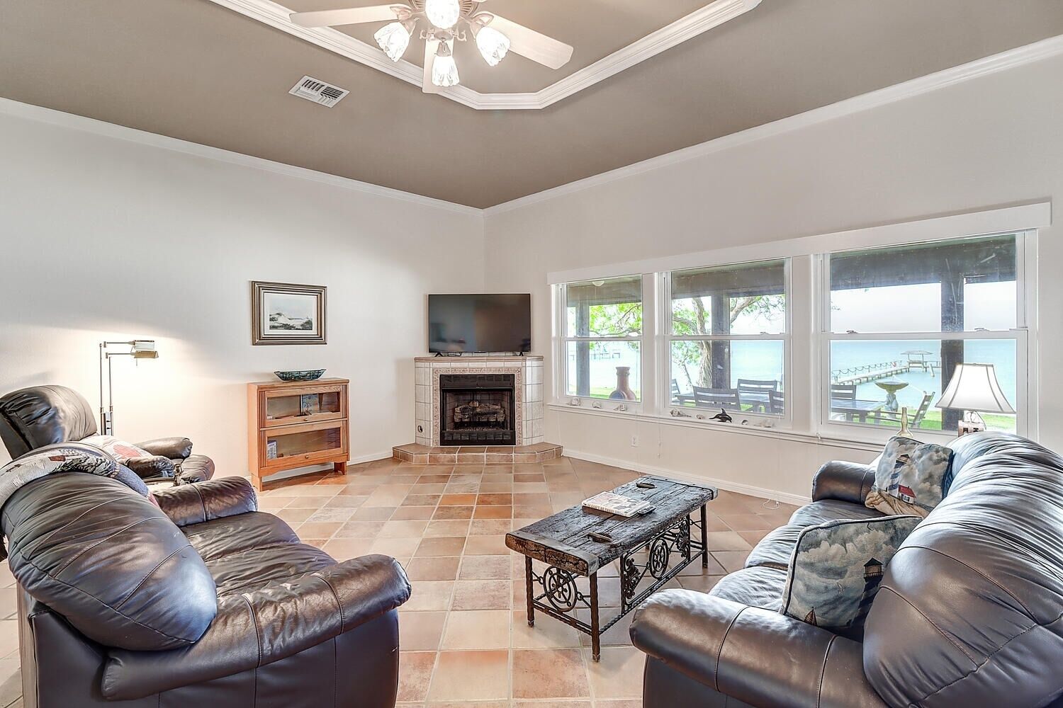 Fishermans Hideout 4 Bedroom Home by Redawning