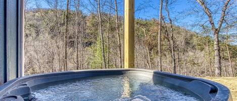 Cabaña, 4 habitaciones | Tina de hidromasaje al aire libre