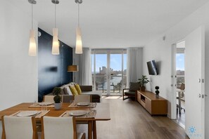 Interior - Apartment w/ Balcony+ Gym + Near Beach (Hallandale Beach)