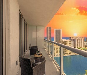 Property grounds - Panoramic Views | Balcony | Resort Pool & Gym (Hallandale Beach)