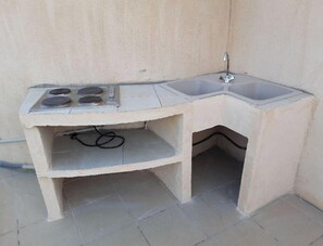 Property grounds - GIENS, T2 in owner's villa with swimming pool (GIENS)