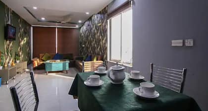 2 bed Apt near Airport opp DHA