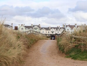 Exterior - Ismay Dining Room Suite - Titanic Interest (Liverpool)