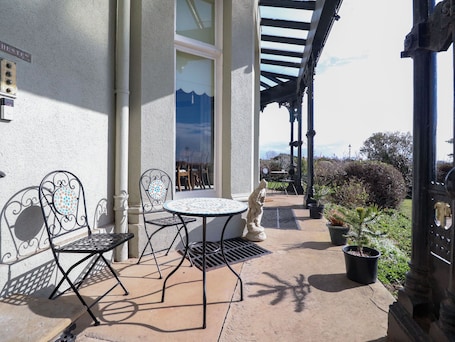 ํ
๋ผ์ค/ํํฐ์ค