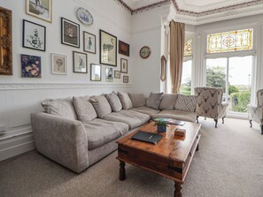 Cottage | Living area