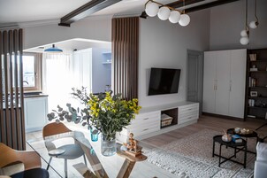 Apartment number 10 | Egyptian cotton sheets, premium bedding, down comforters