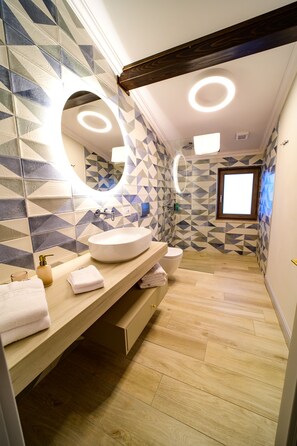 Apartment number 10 | Bathroom - First apartments (Focsani)