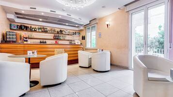 Bar (in der Unterkunft)