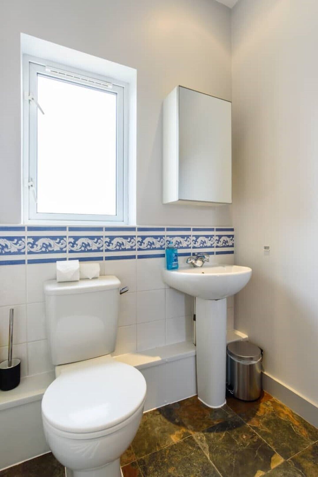 Large Townhouse - Cardiff Bay 10 mins to town