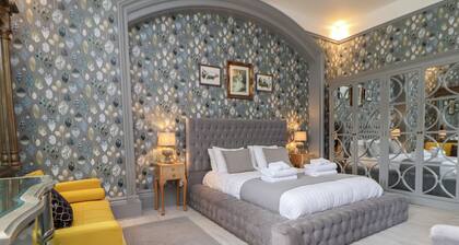 Ismay Billiard Room Apartment - Titanic Interest