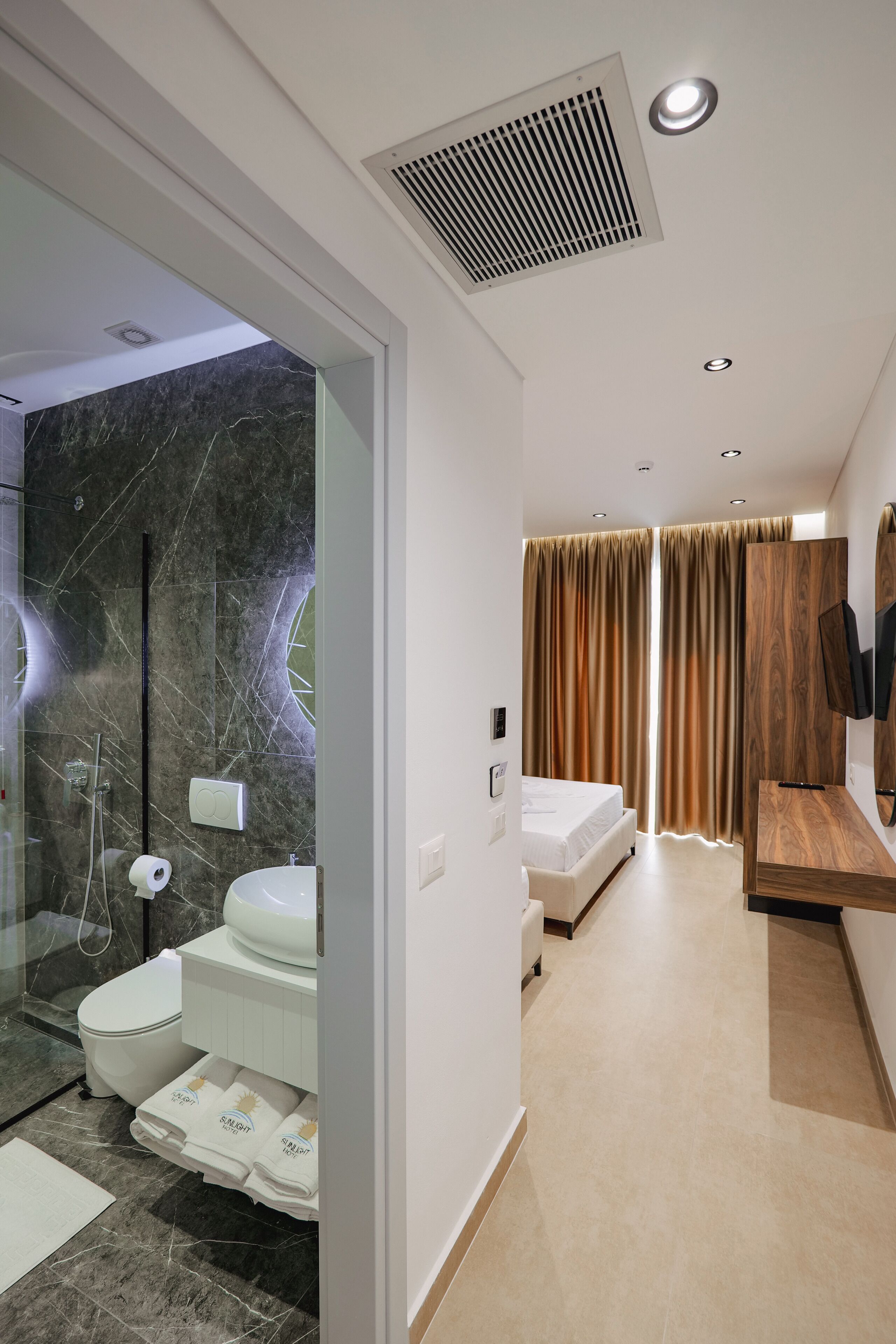 トリプルルーム シービュー | WiFi (無料)、ベッドシーツ