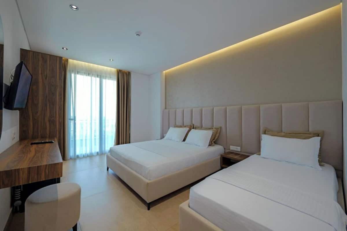 Free WiFi, bed sheets